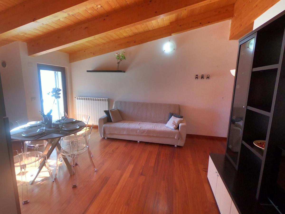 Attico Petfriendly Con Terrazzo, Via Del Borgo Apartman Montesilvano Marina Kültér fotó